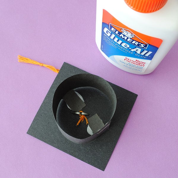 How to glue the base to the cap.