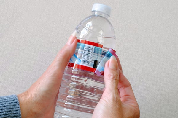 How to remove water bottle labels
