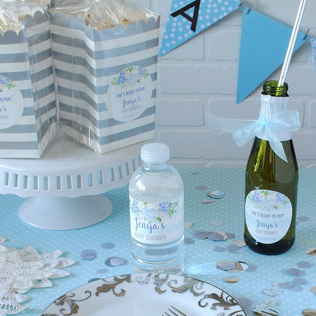 Baby boy shower favors that are easy to assemble, but have a big impact. Blue water color flowers are the highlight of these favors.